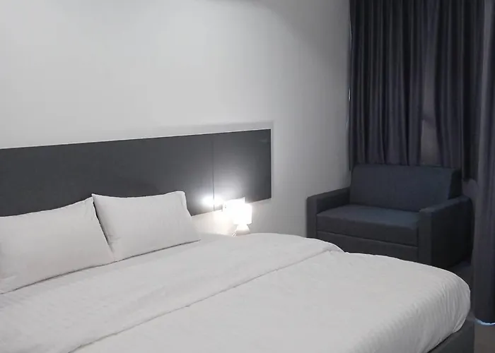 D Night Hotel